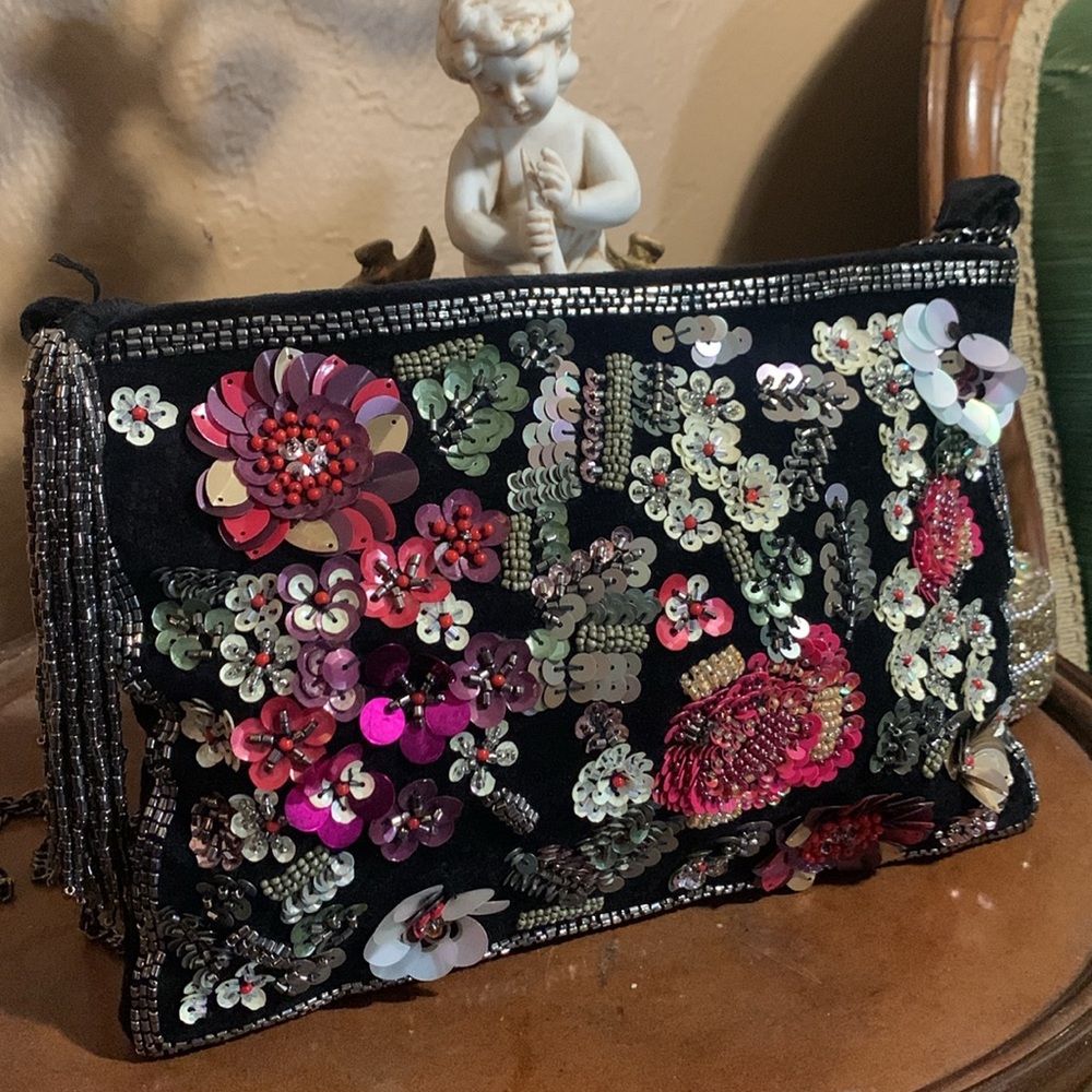 NWT LA BELLUM By Hillsry Scott Colorful Beaded Evening Bag.